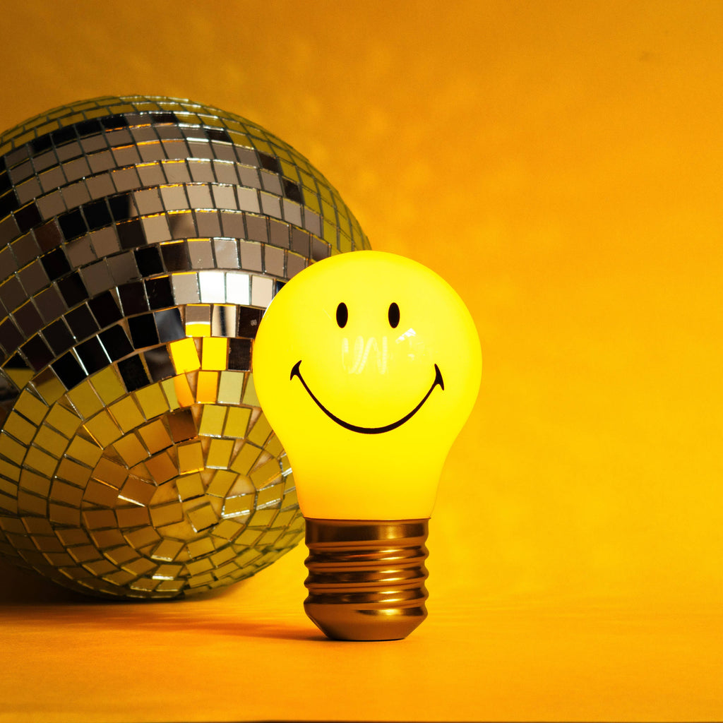 Smiley Cordless Lightbulb - Rechargeable light with a smile