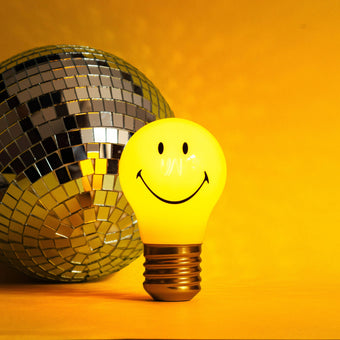 Smiley Cordless Lightbulb - Rechargeable light with a smile